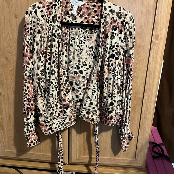 Wrap top - Picture 2 of 2